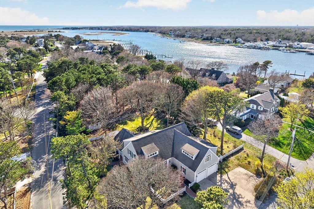 127 Uncle Barneys Rd, Dennis, MA 02670