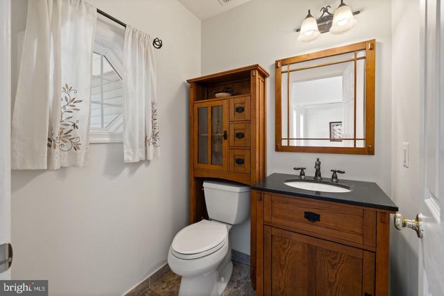 1148 HAPPY RIDGE DR, Front Royal, VA 22630