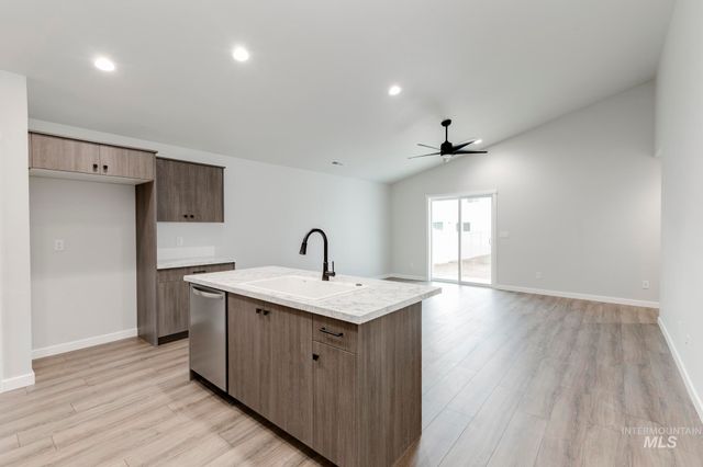 285 N Cranesbill Ave, Kuna, ID 83634