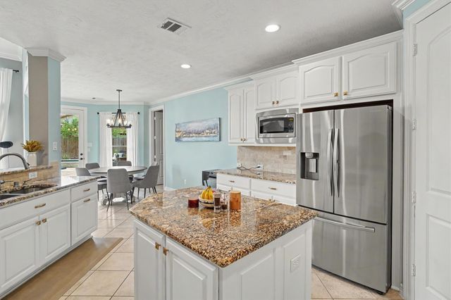 4627 La Escalona Drive, League City, TX 77573