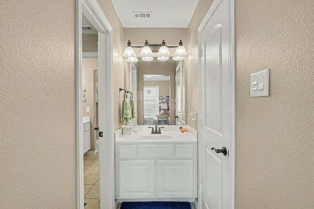 4627 La Escalona Drive, League City, TX 77573