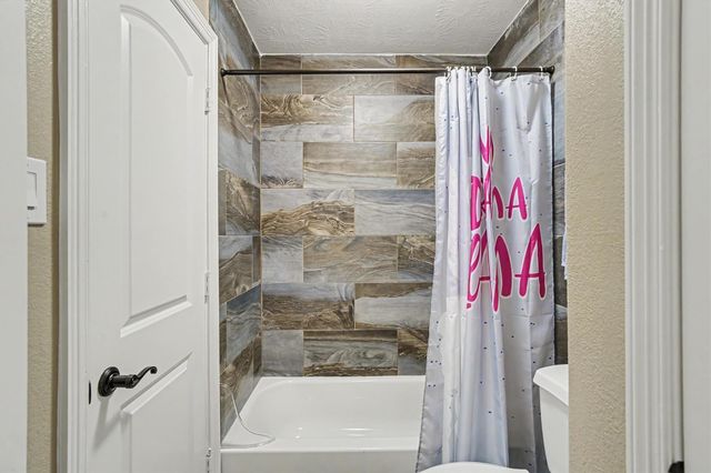 4627 La Escalona Drive, League City, TX 77573