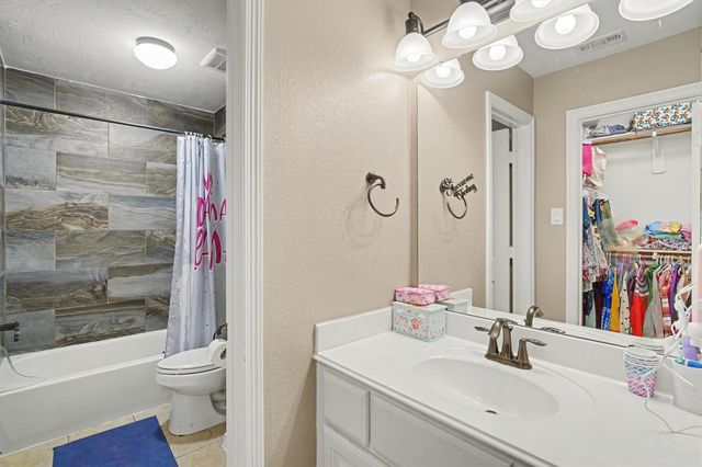 4627 La Escalona Drive, League City, TX 77573