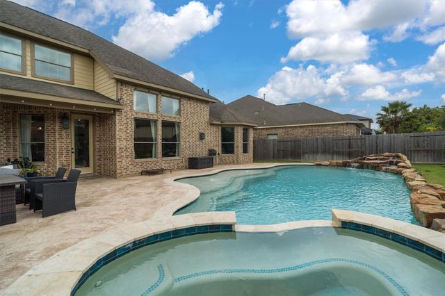 4627 La Escalona Drive, League City, TX 77573
