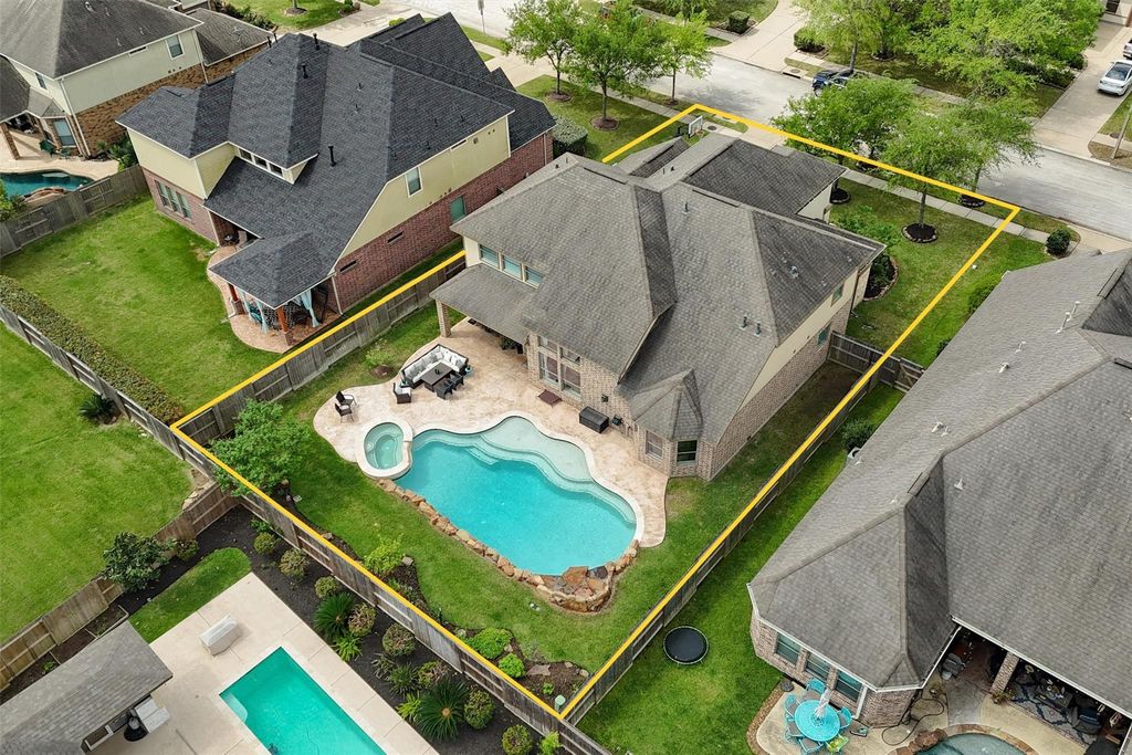 4627 La Escalona Drive, League City, TX 77573