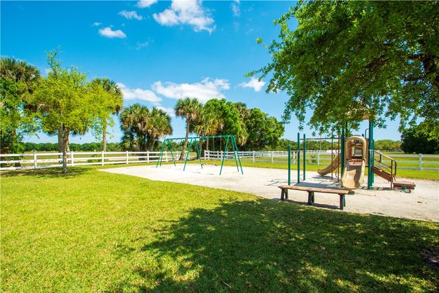 1340 Caddy Court, Vero Beach, FL 32966