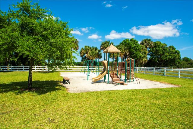 1340 Caddy Court, Vero Beach, FL 32966