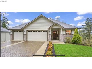 982 S 66th Pl, Springfield, OR 97478