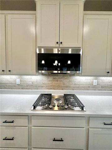 201 Station DR, Suffolk, VA 23434