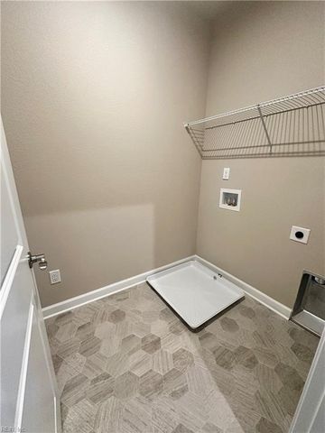 201 Station DR, Suffolk, VA 23434