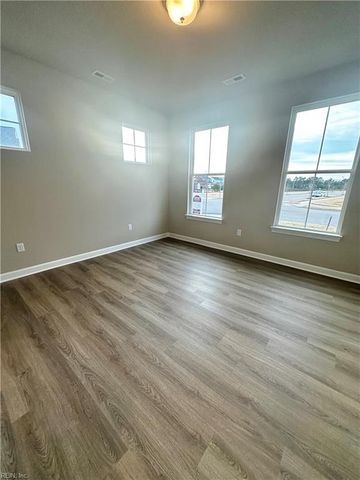 201 Station DR, Suffolk, VA 23434