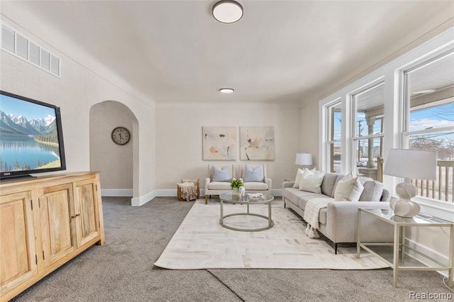 24857 Landau, Center Line, MI 48015