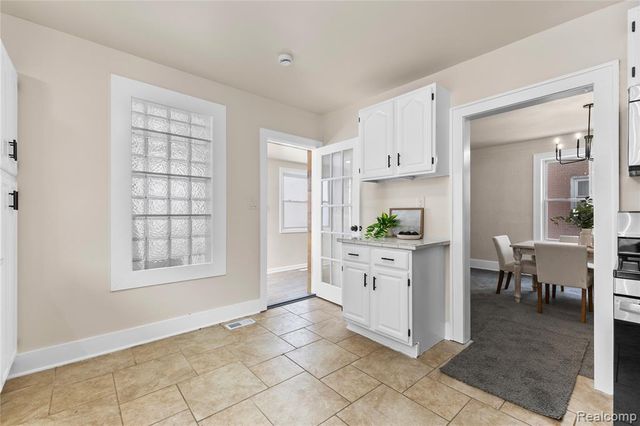 24857 Landau, Center Line, MI 48015