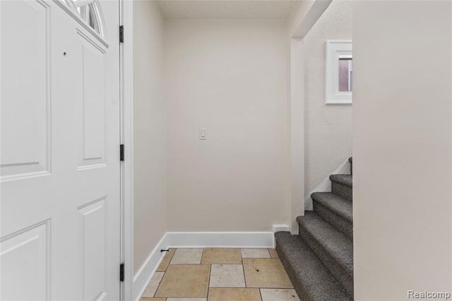 24857 Landau, Center Line, MI 48015