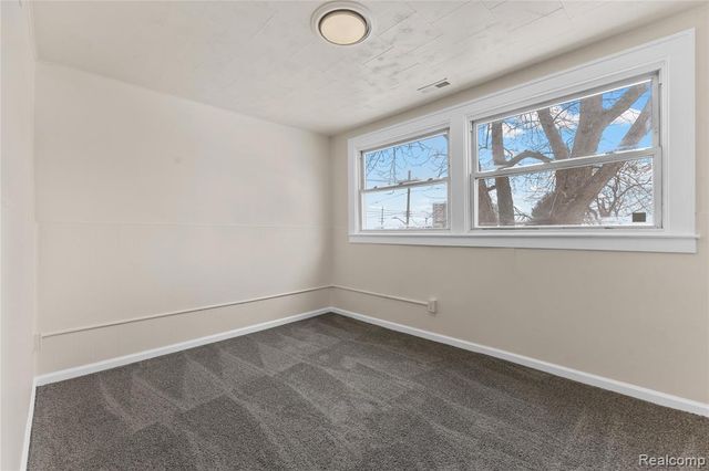 24857 Landau, Center Line, MI 48015