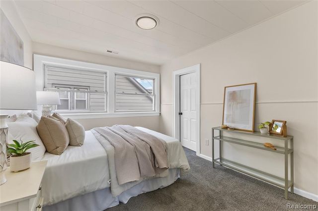 24857 Landau, Center Line, MI 48015