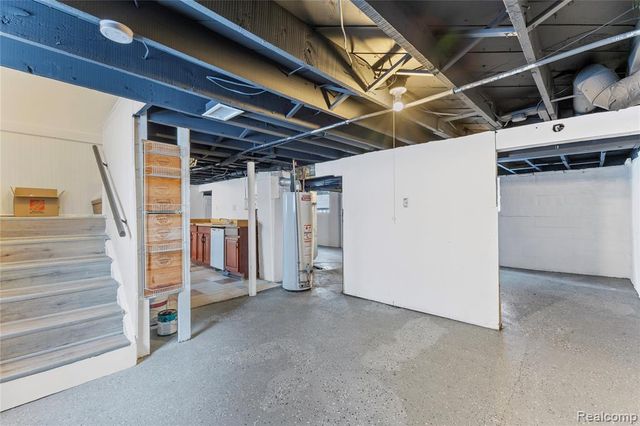 24857 Landau, Center Line, MI 48015