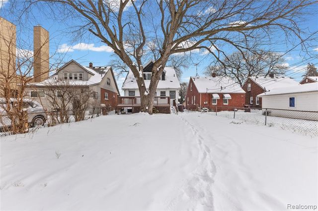 24857 Landau, Center Line, MI 48015