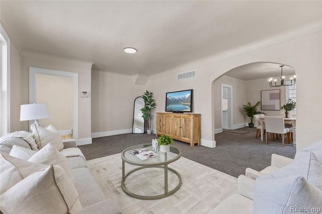 24857 Landau, Center Line, MI 48015