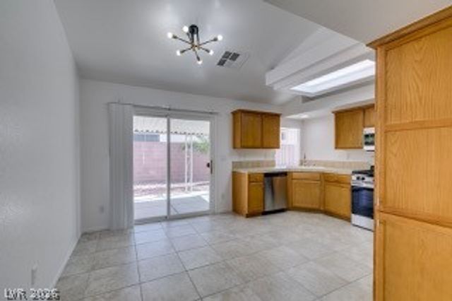 7550 Slipstream Street, Las Vegas, NV 89139