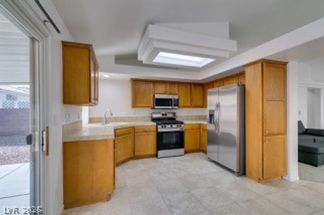 7550 Slipstream Street, Las Vegas, NV 89139