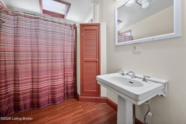 140 N Birchwood Ave, Louisville, KY 40206