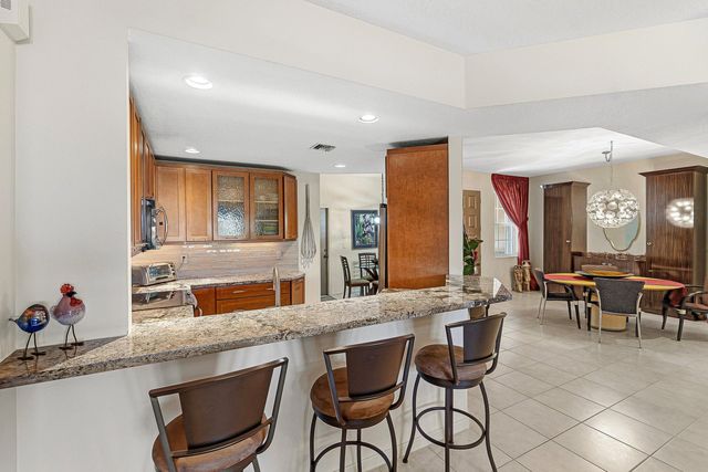 12498 Crystal Pointe Drive 102, Boynton Beach, FL 33437