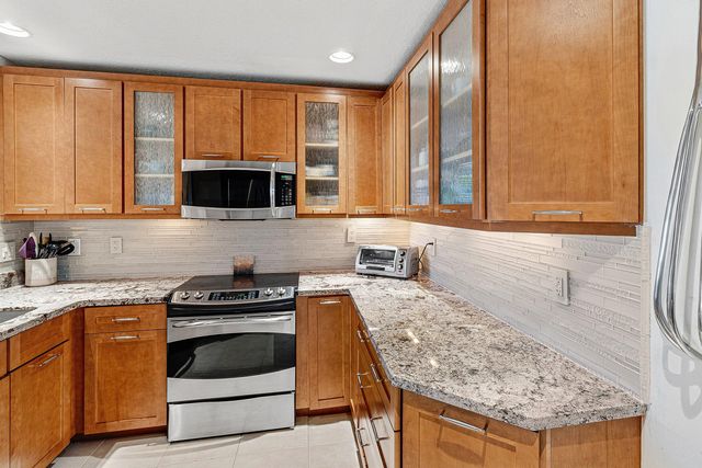 12498 Crystal Pointe Drive 102, Boynton Beach, FL 33437