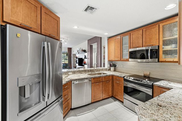 12498 Crystal Pointe Drive 102, Boynton Beach, FL 33437