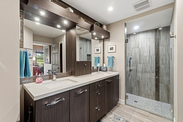 12498 Crystal Pointe Drive 102, Boynton Beach, FL 33437