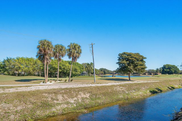 12498 Crystal Pointe Drive 102, Boynton Beach, FL 33437