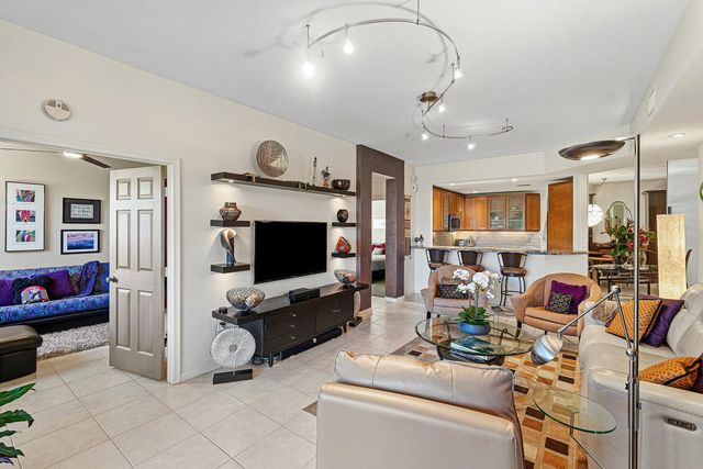 12498 Crystal Pointe Drive 102, Boynton Beach, FL 33437