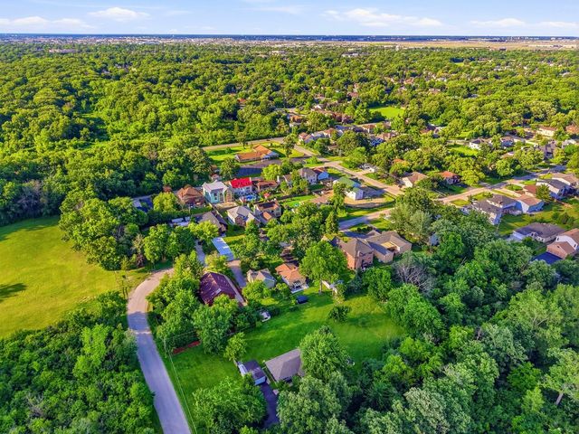 849 E Red Oak Street, Addison, IL 60101