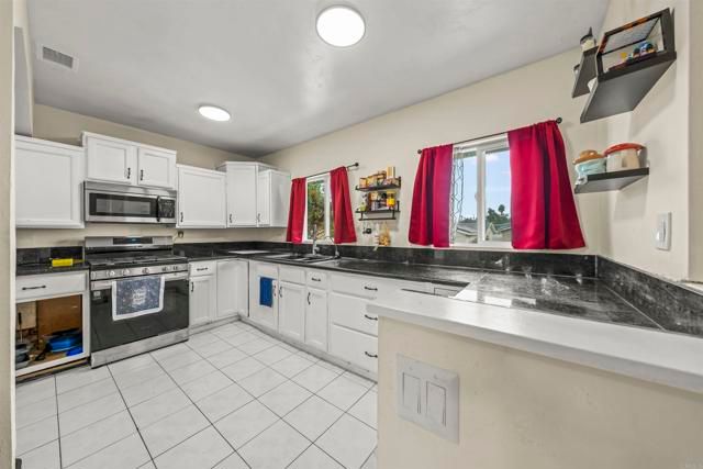 5262 cervantes Avenue, San Diego, CA 92114