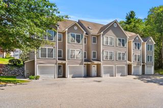 16 Intervale Ct # B, Hudson, NH 03051