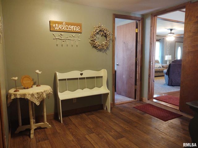 901 LOCUST Street, Vienna, IL 62995