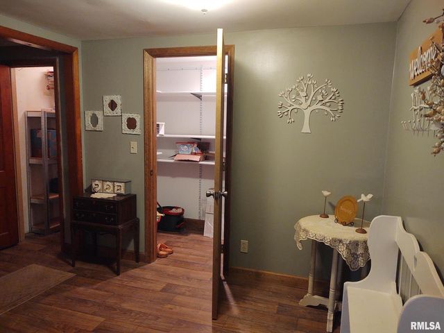 901 LOCUST Street, Vienna, IL 62995