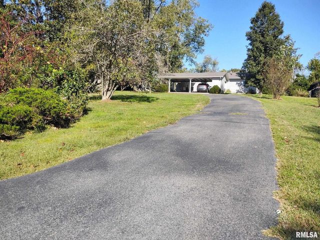 901 LOCUST Street, Vienna, IL 62995