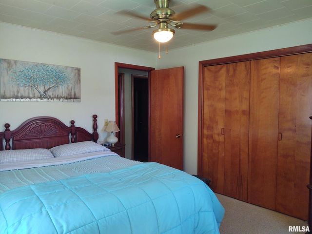 901 LOCUST Street, Vienna, IL 62995