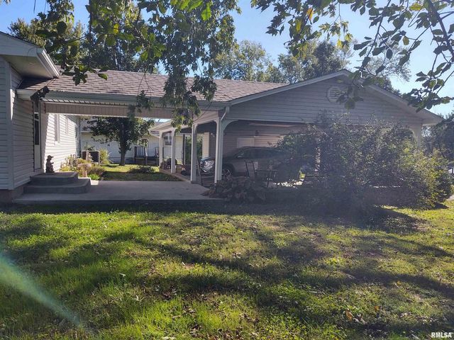 901 LOCUST Street, Vienna, IL 62995