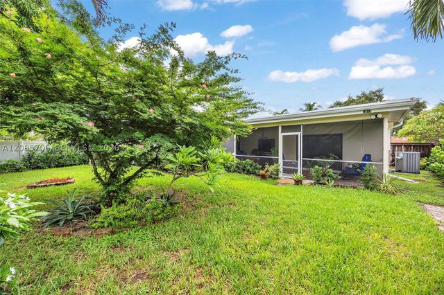 1317 Funston St, Hollywood, FL 33019