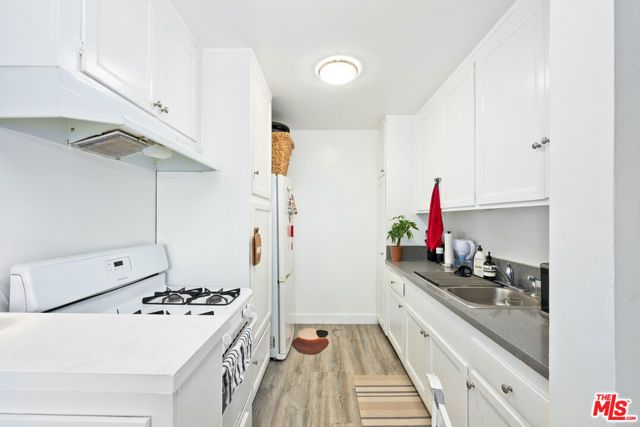 613 Westbourne Drive, West Hollywood, CA 90069