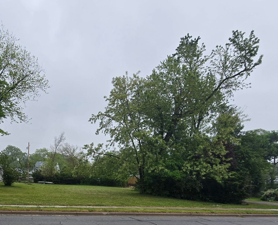 7481 Broadway, Merrillville, IN 46410