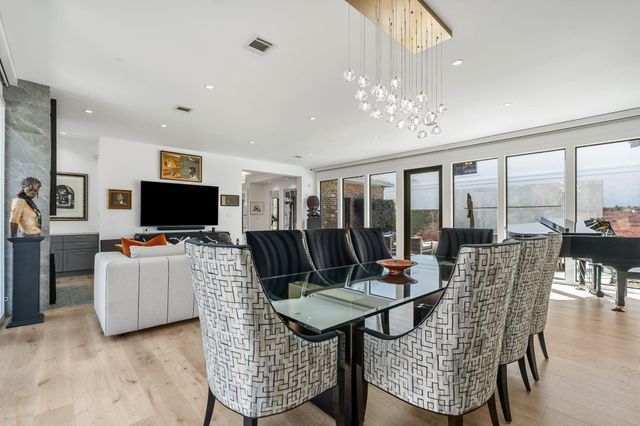 2130 Stanmore, Houston, TX 77019