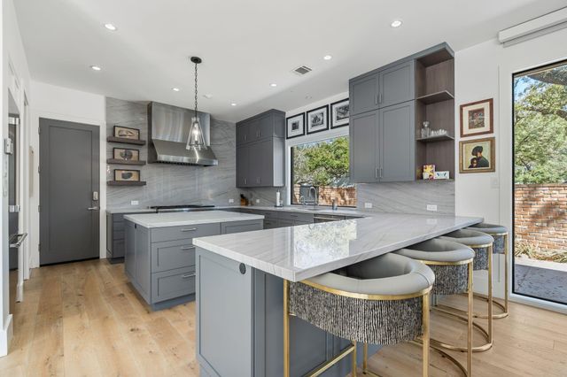 2130 Stanmore, Houston, TX 77019