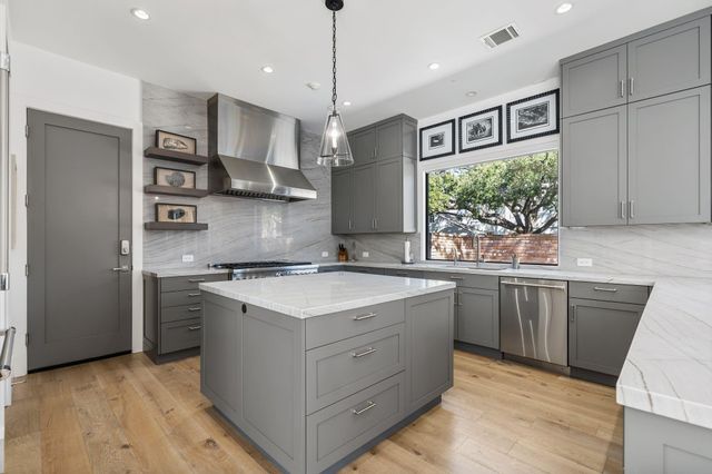 2130 Stanmore, Houston, TX 77019