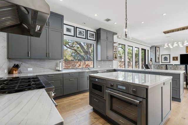 2130 Stanmore, Houston, TX 77019