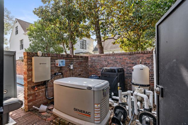 2130 Stanmore, Houston, TX 77019