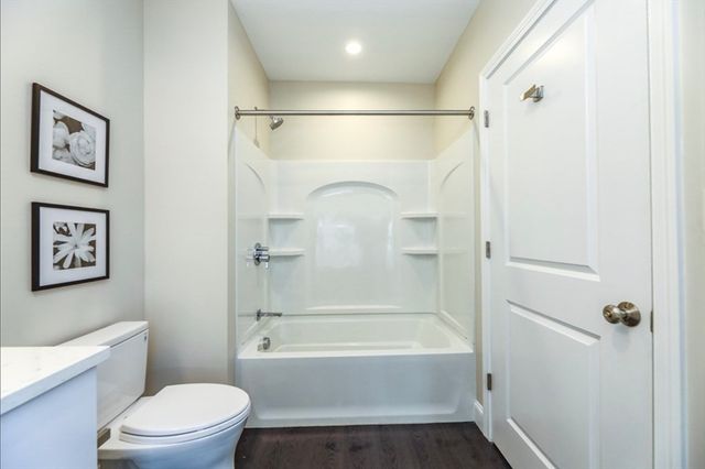 4945 Washington 412, Boston, MA 02132