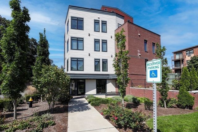 4945 Washington 412, Boston, MA 02132